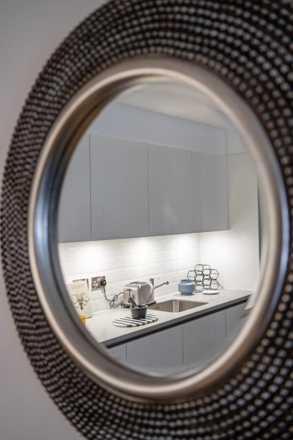 Contemporary Apartments, Wembley - Sk * London