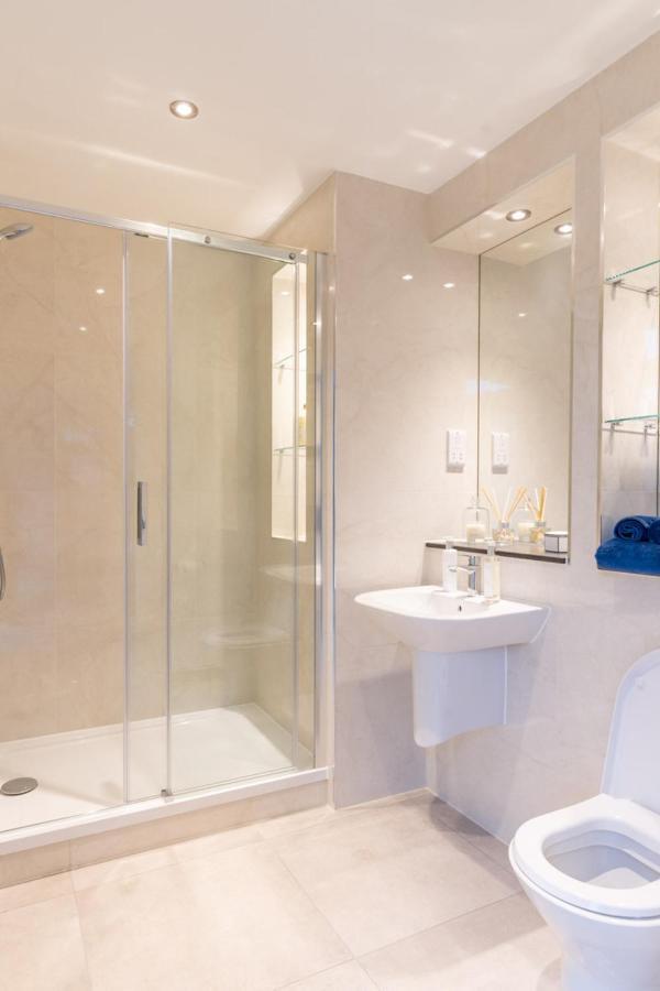 Leilighet Contemporary Apartments, Wembley - Sk *
