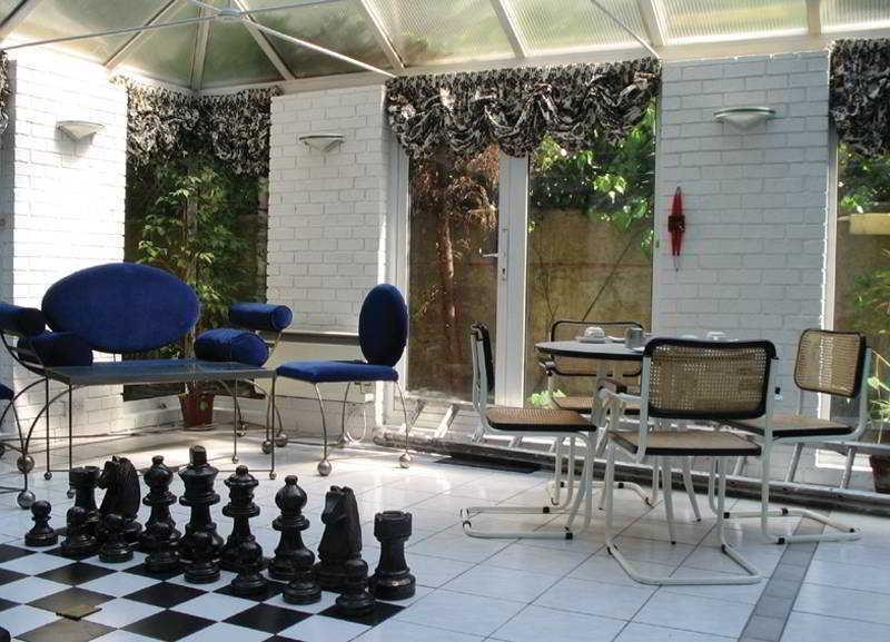 Hotel Kensington International 4*
