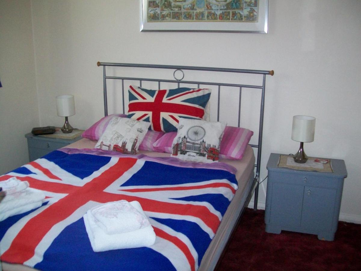 Bed & Breakfast In Seven Sisters London