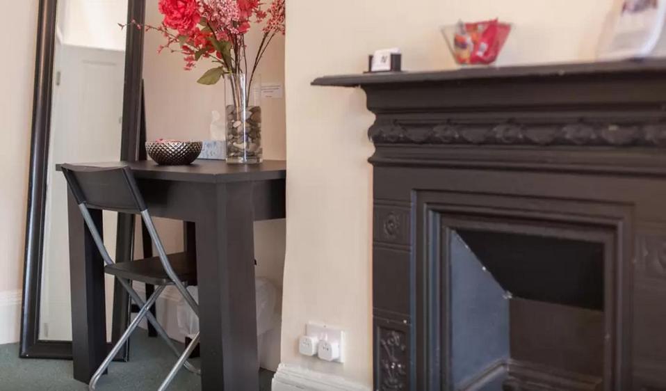Home2home-rooms Bed & Breakfast London