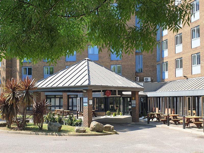 Waterloo Hub And 3*