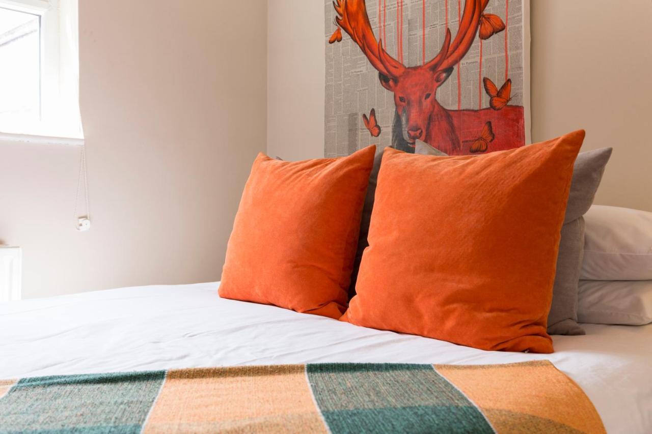 Modernised 1 And 2 Bedrooms Option Terrace And Balcony High Street Appartement *