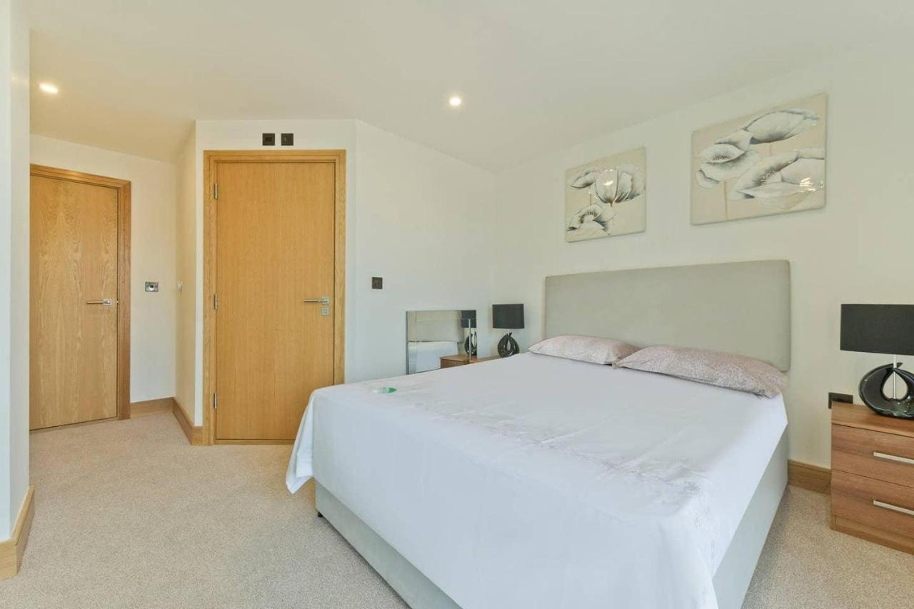 Comfortable Two Bedroom Apt In The Heart Of Kings Cross Area * London