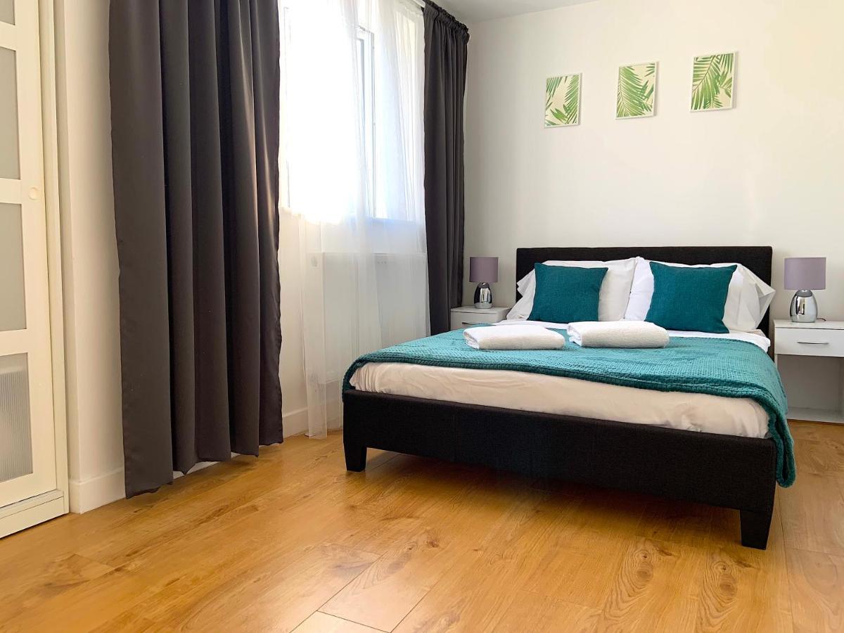 Leilighet Two Bedroom Serviced Apartment,