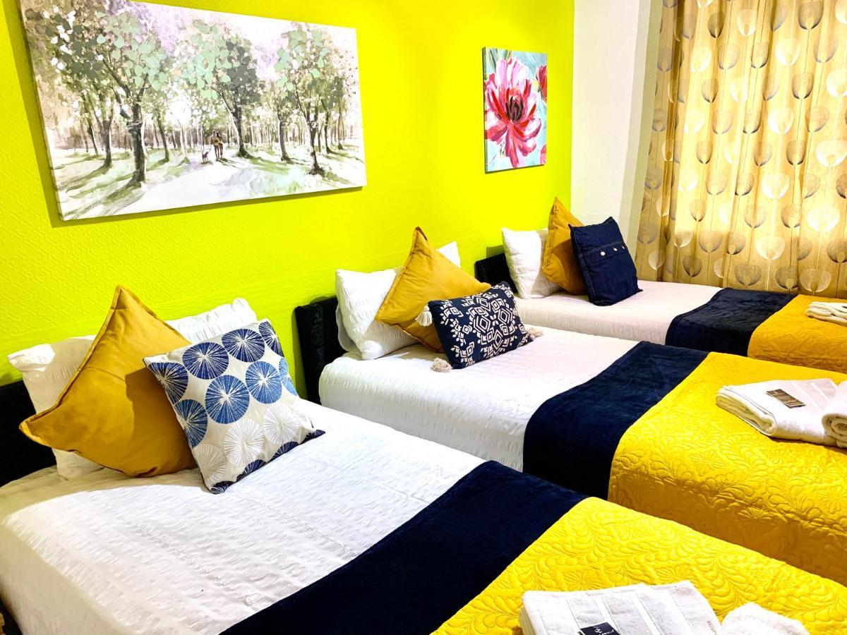 Spacious Excel 2 Bedrooms, Separate Reception, Kitchen, Full *