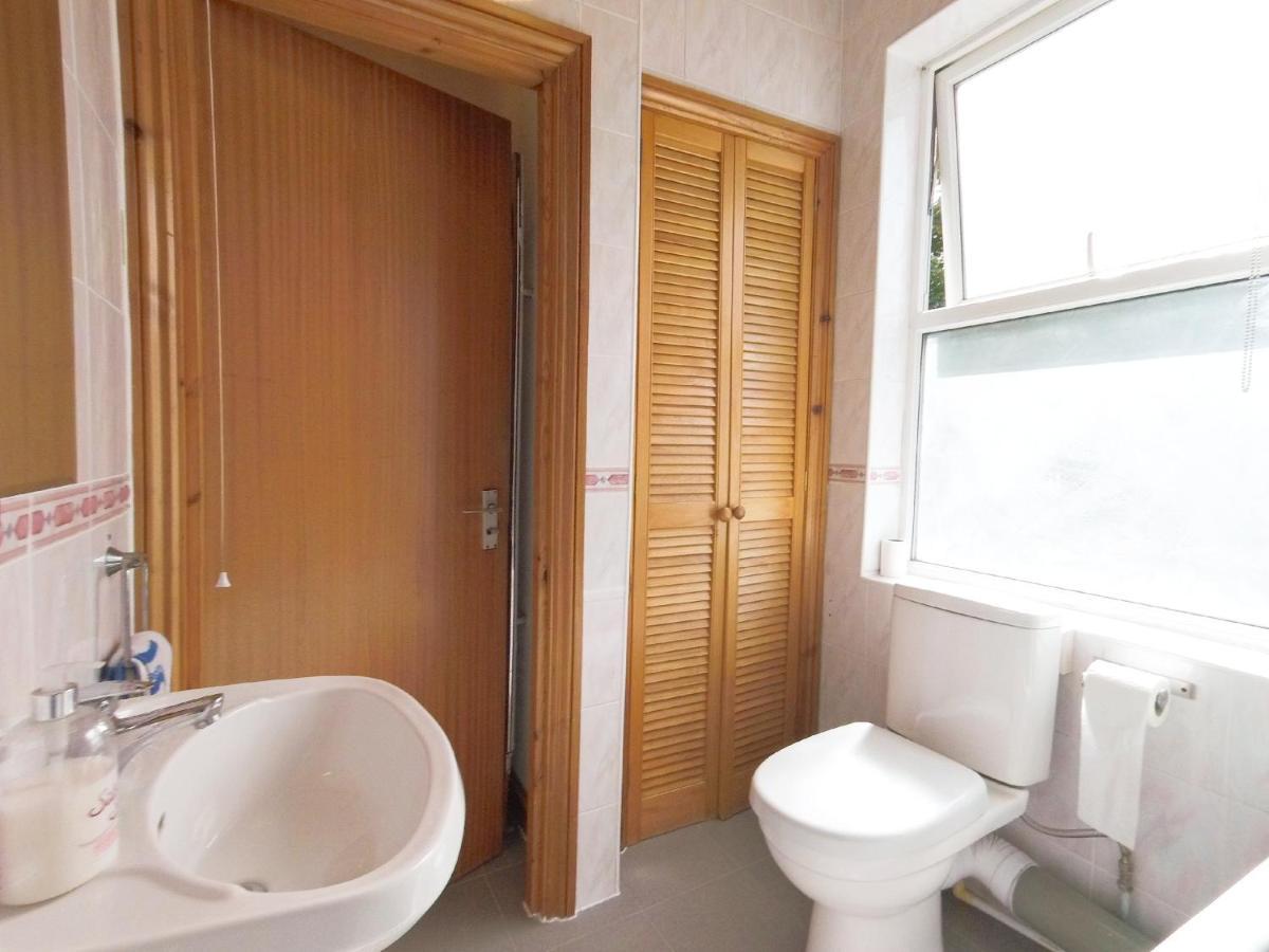 Carnation Flat A In Wembley Apartment *