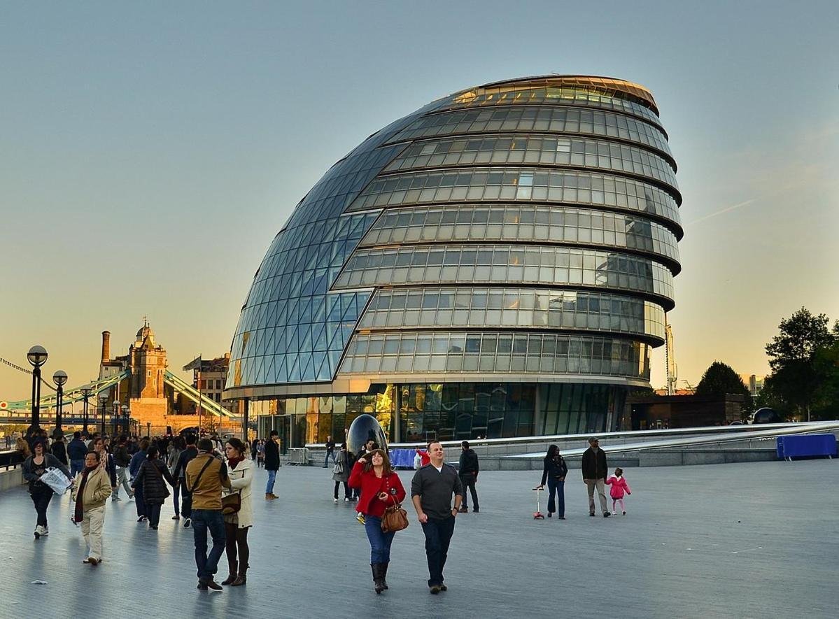 Skycity Modern By Bridge Londen