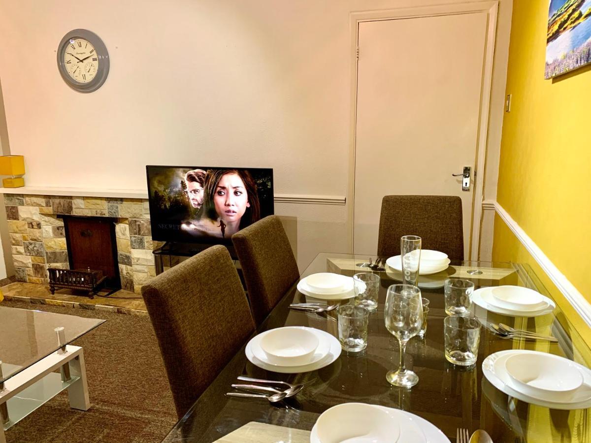 Excel 2 Bedrooms, Reception, Spacious Londres