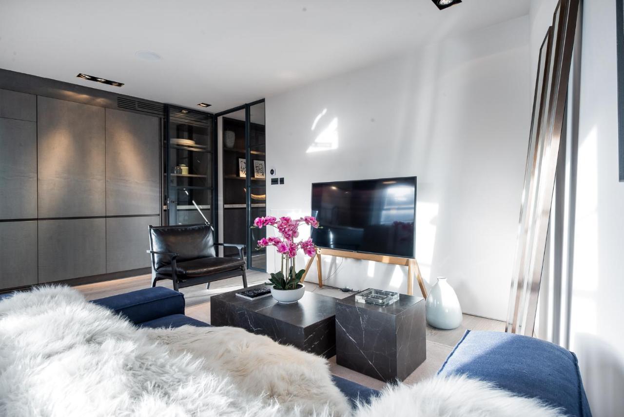 South Kensington By Capital * London
