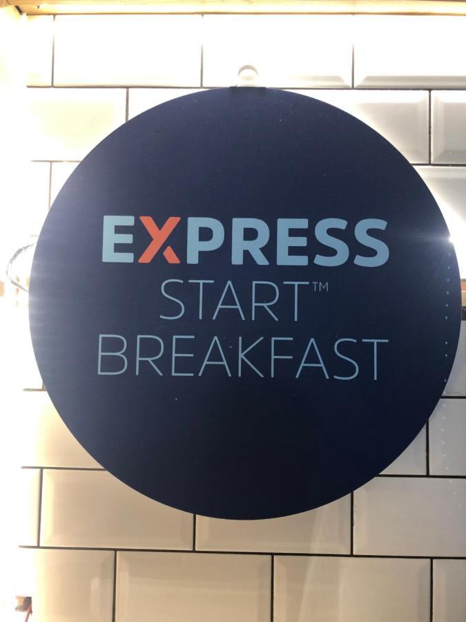 Express Victoria By Ihg 3* London