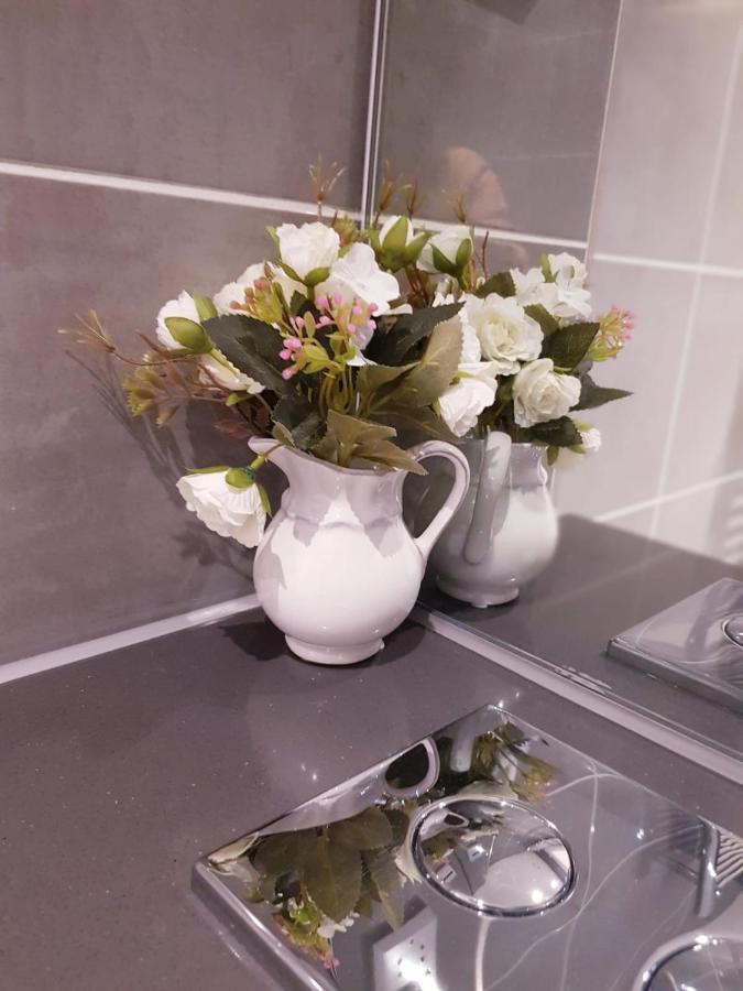 Chiswick Park Apartments, Chiswick, West Apartment London