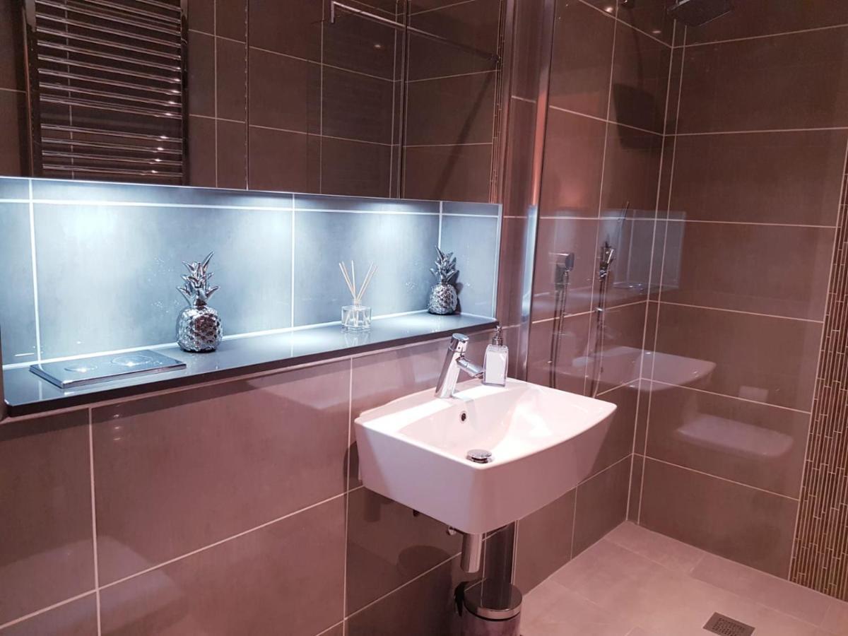 Chiswick Park Apartments, Chiswick, West London