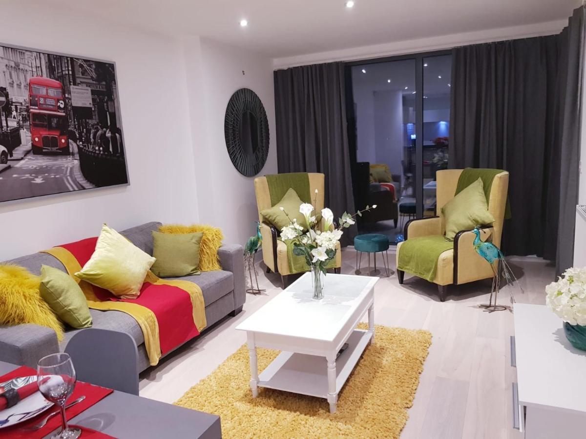 Chiswick Park Apartments, Chiswick, West Apartment London