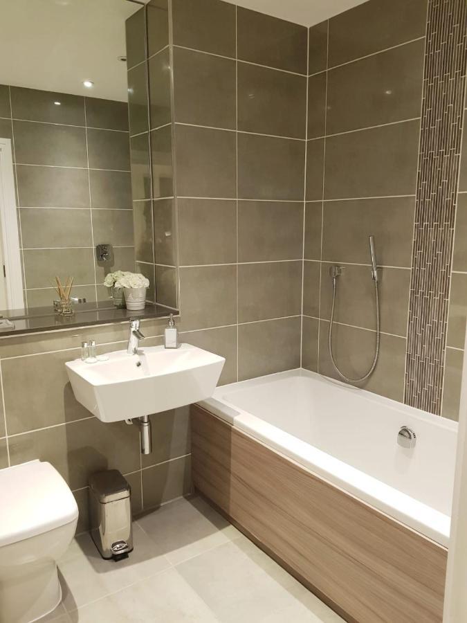 Chiswick Park Apartments, Chiswick, West Apartment London