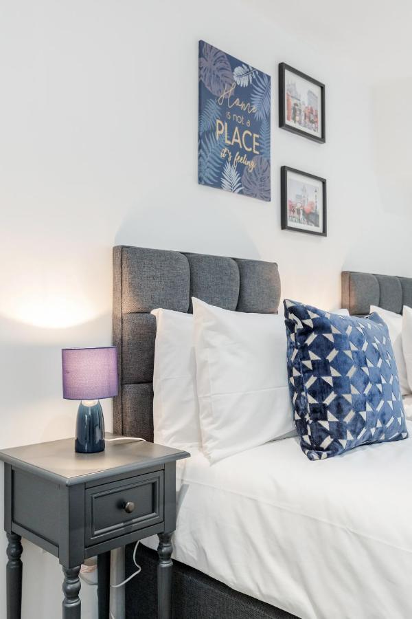 Apartment Watford Town Centre Serviced Apartment: Flexible Beds & Free Entertainment *