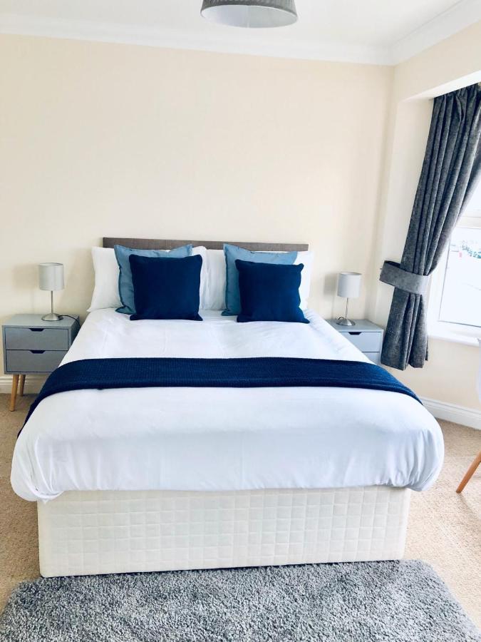 2 Bed 2 Bath Flat With Private Parking And 3 Min To Tube Leilighet *