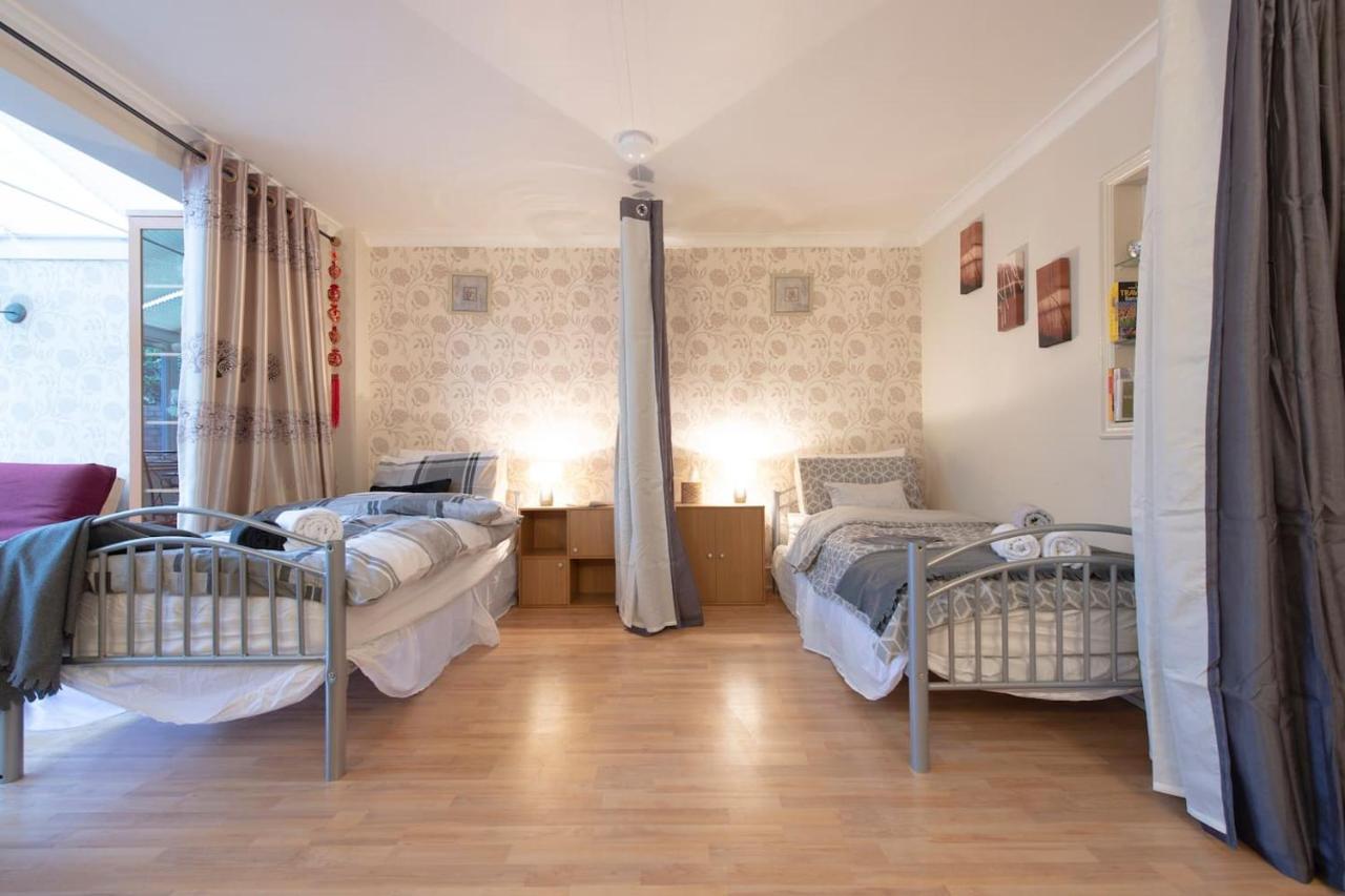 Homestay Oasis 77 London