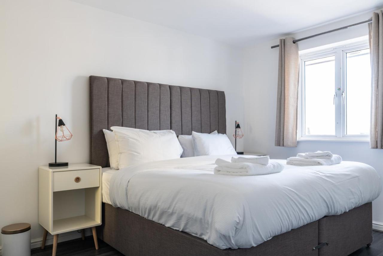 By Rehoboth - Abbey Wood Station - Zone 4 Apartment *