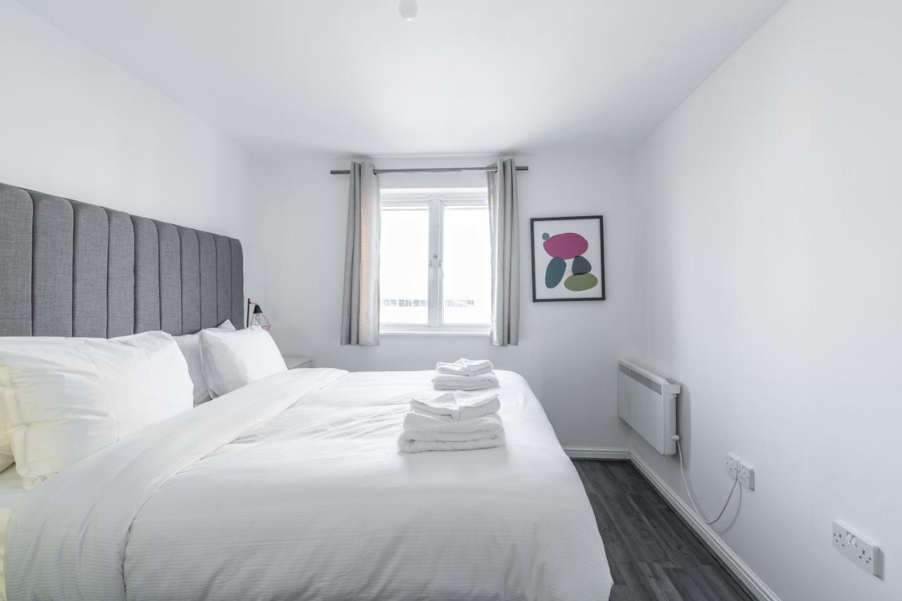 By Rehoboth - Abbey Wood Station - Zone 4 Apartment
