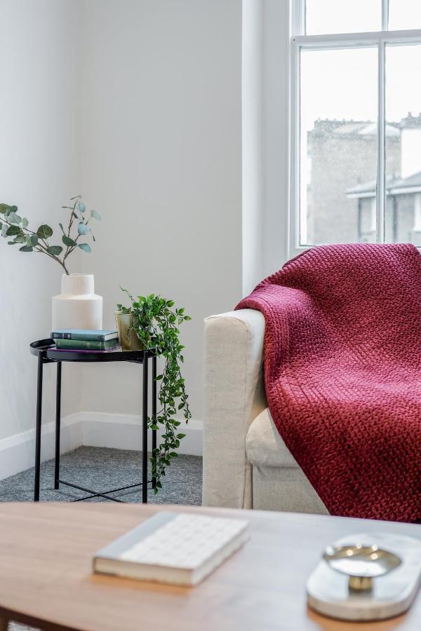Stunning 2 Bedroom Duplex In Center Of Camden! Apartment London