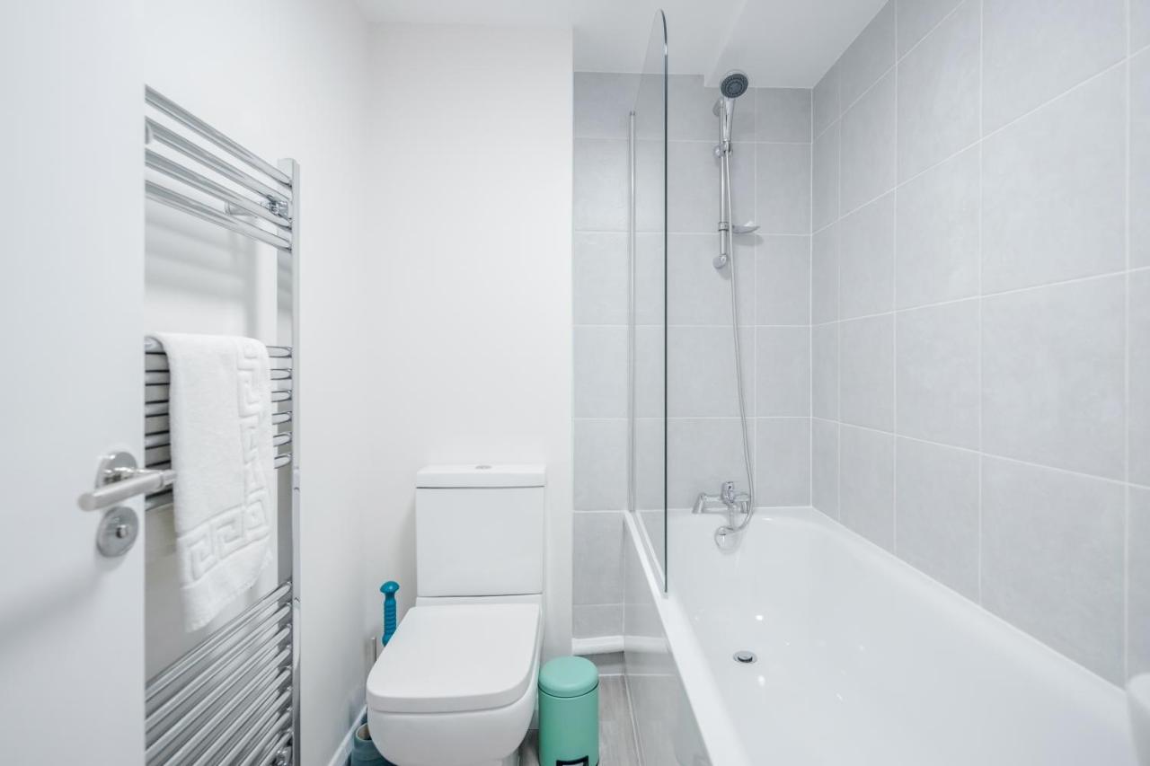 Stunning 2 Bedroom Duplex In Center Of Camden! *