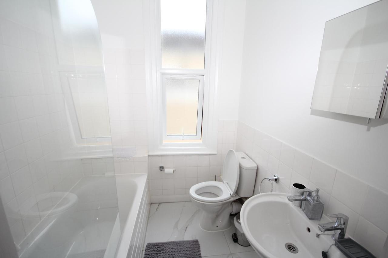 Great West Road Flat C Apartment