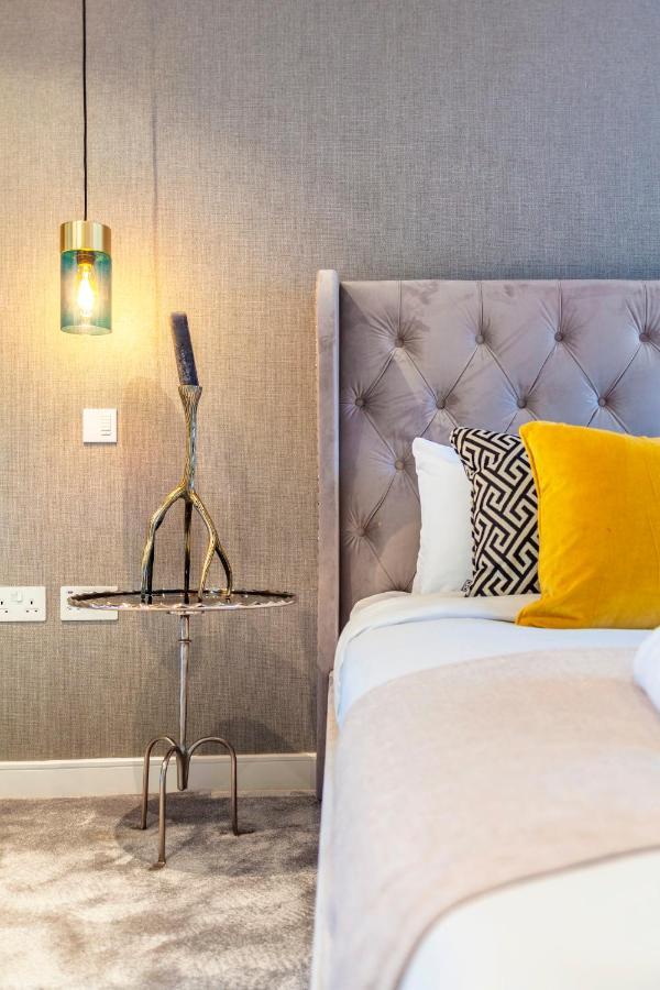 Battersea Church Road I Unique 3 Bedrooms Luxurious House Near Battersea Park * London