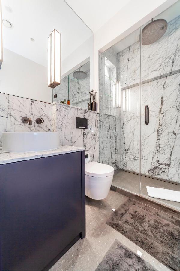 Battersea Church Road I Unique 3 Bedrooms Luxurious House Near Battersea Park * London