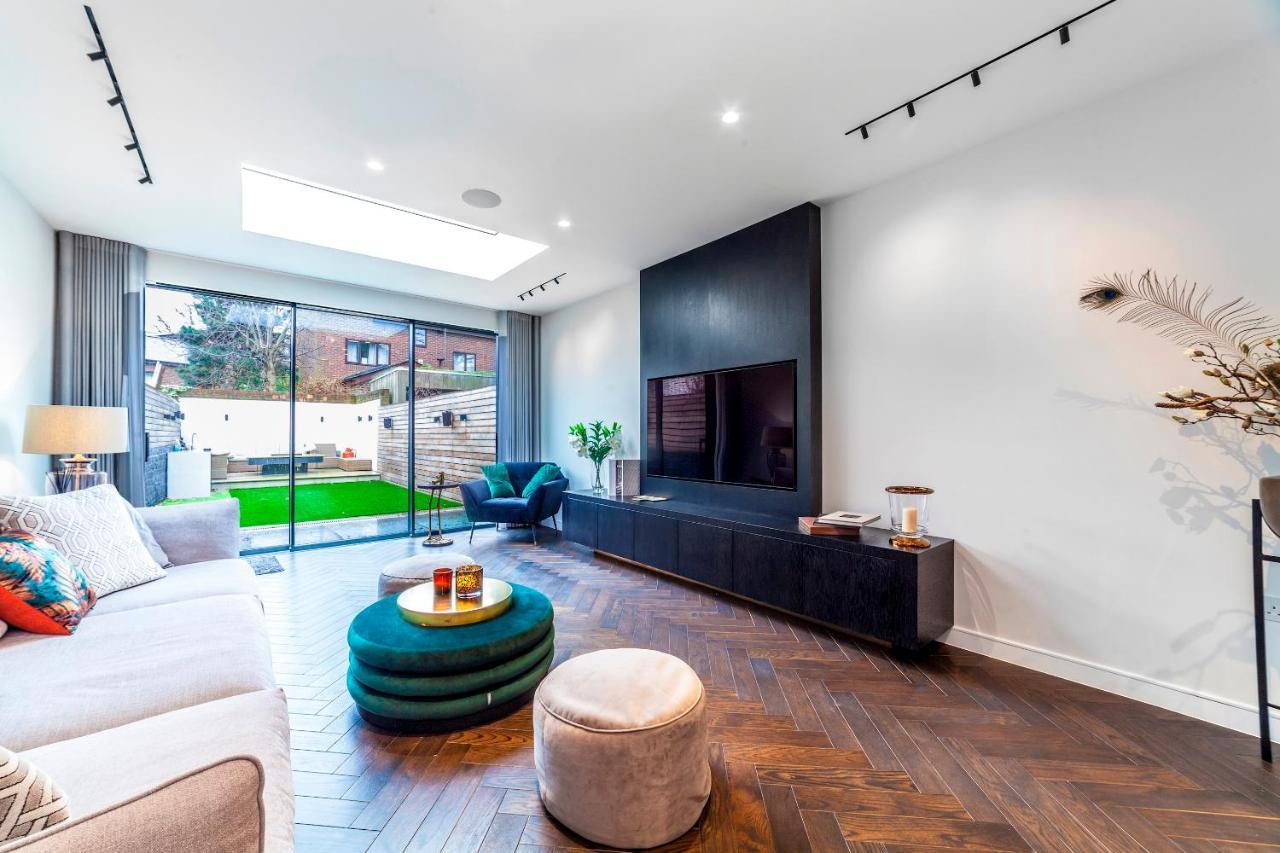 Battersea Church Road I Unique 3 Bedrooms Luxurious House Near Battersea Park London