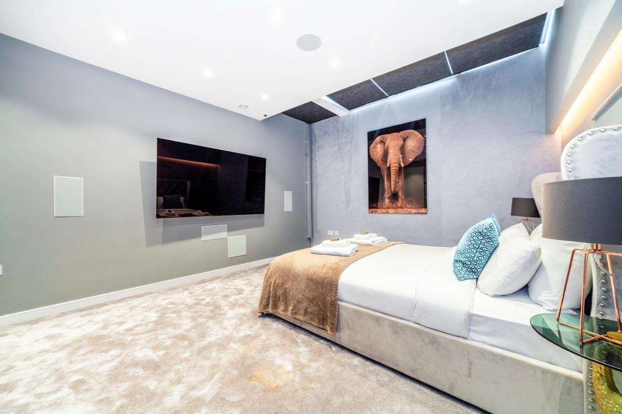 Battersea Church Road I Unique 3 Bedrooms Luxurious House Near Battersea Park London