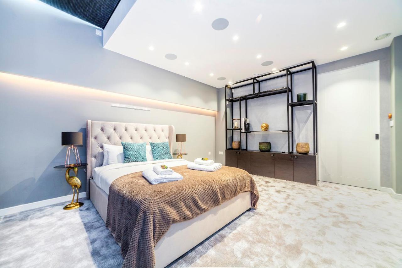 Battersea Church Road I Unique 3 Bedrooms Luxurious House Near Battersea Park * London