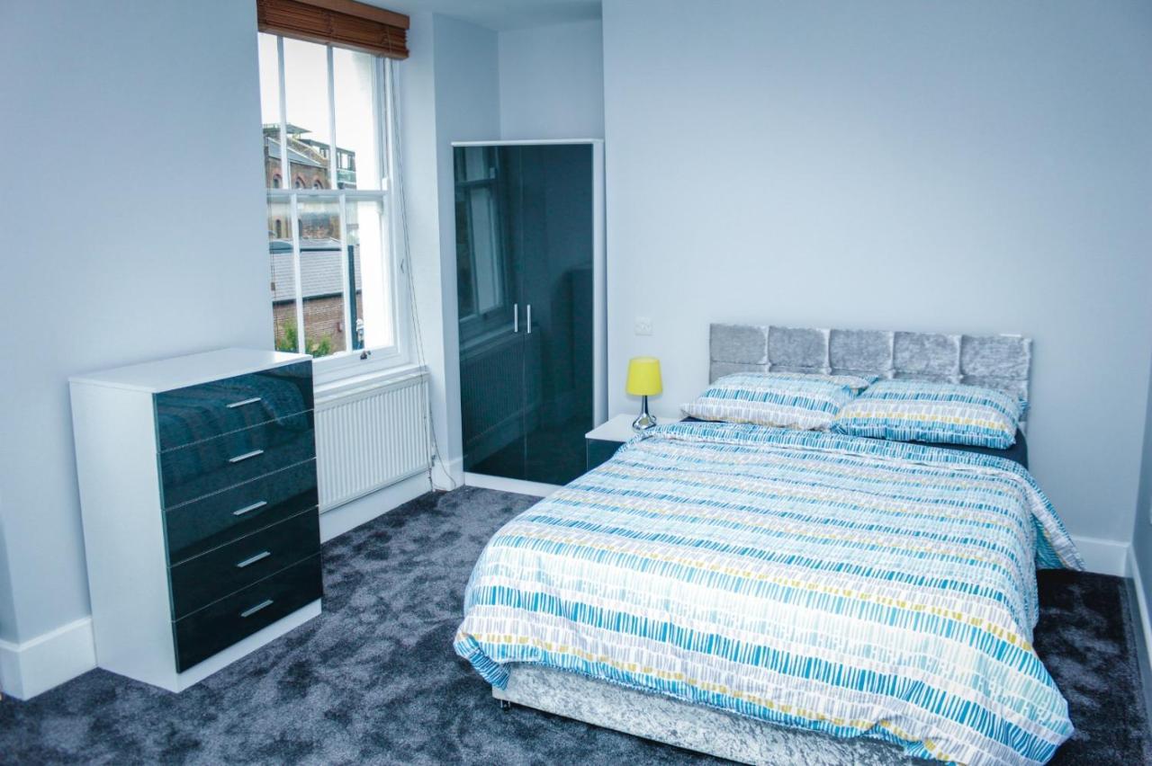 Camden Double Bedroom With Super Large King Bed London