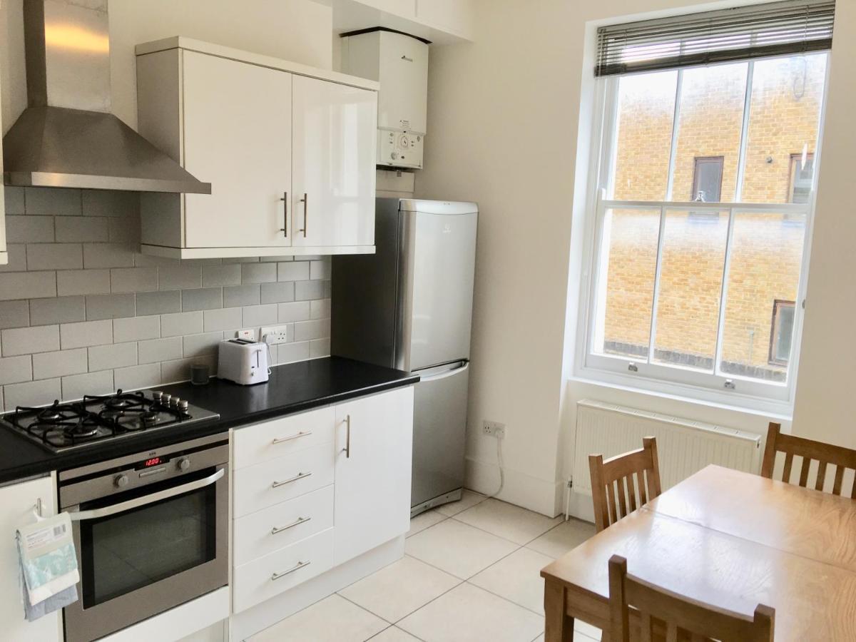 Camden Double Bedroom With Super Large King Bed *