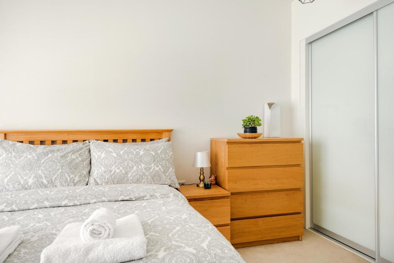 Bright & Comfy In Canary Wharf O2 Excel * London