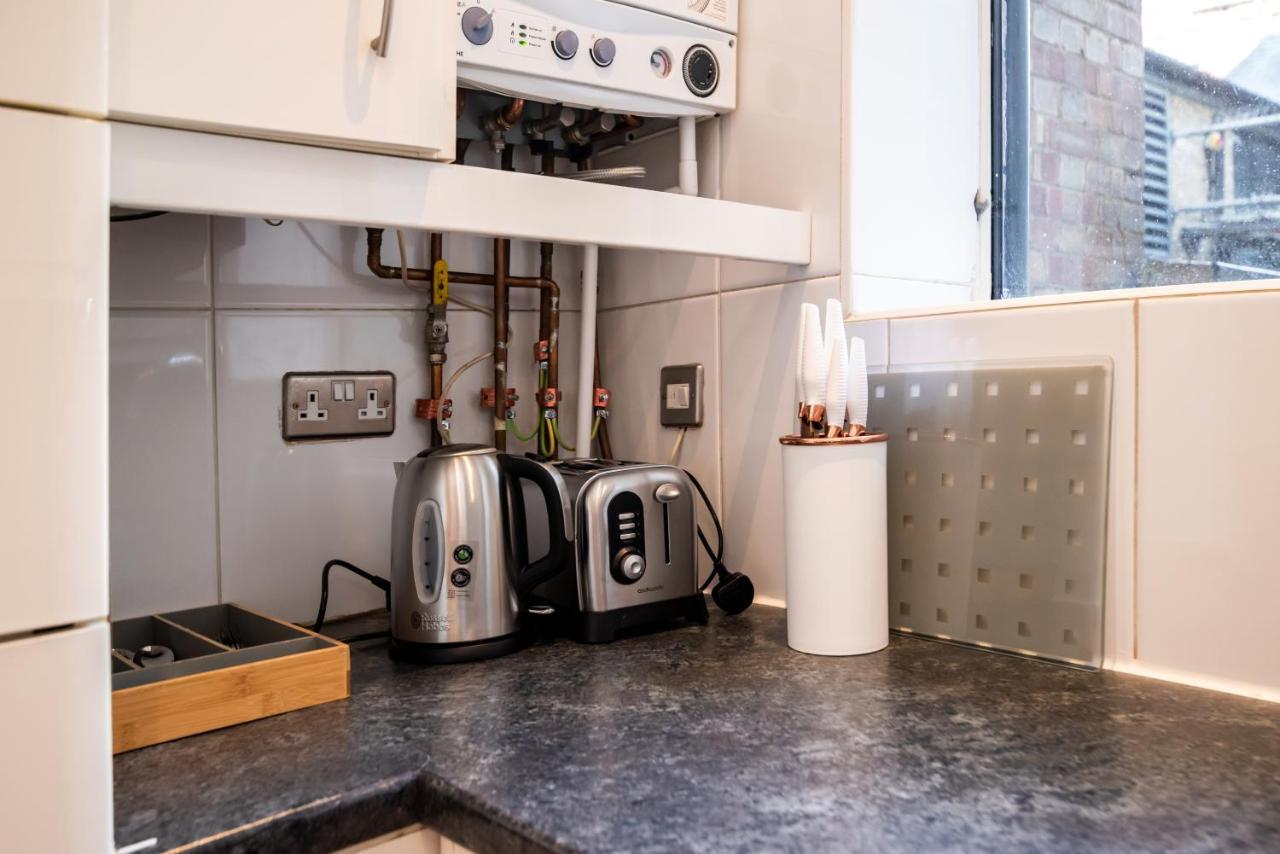 Appartement Mali Court Self Contained Modern Studio With Excellent Travel Links Londen