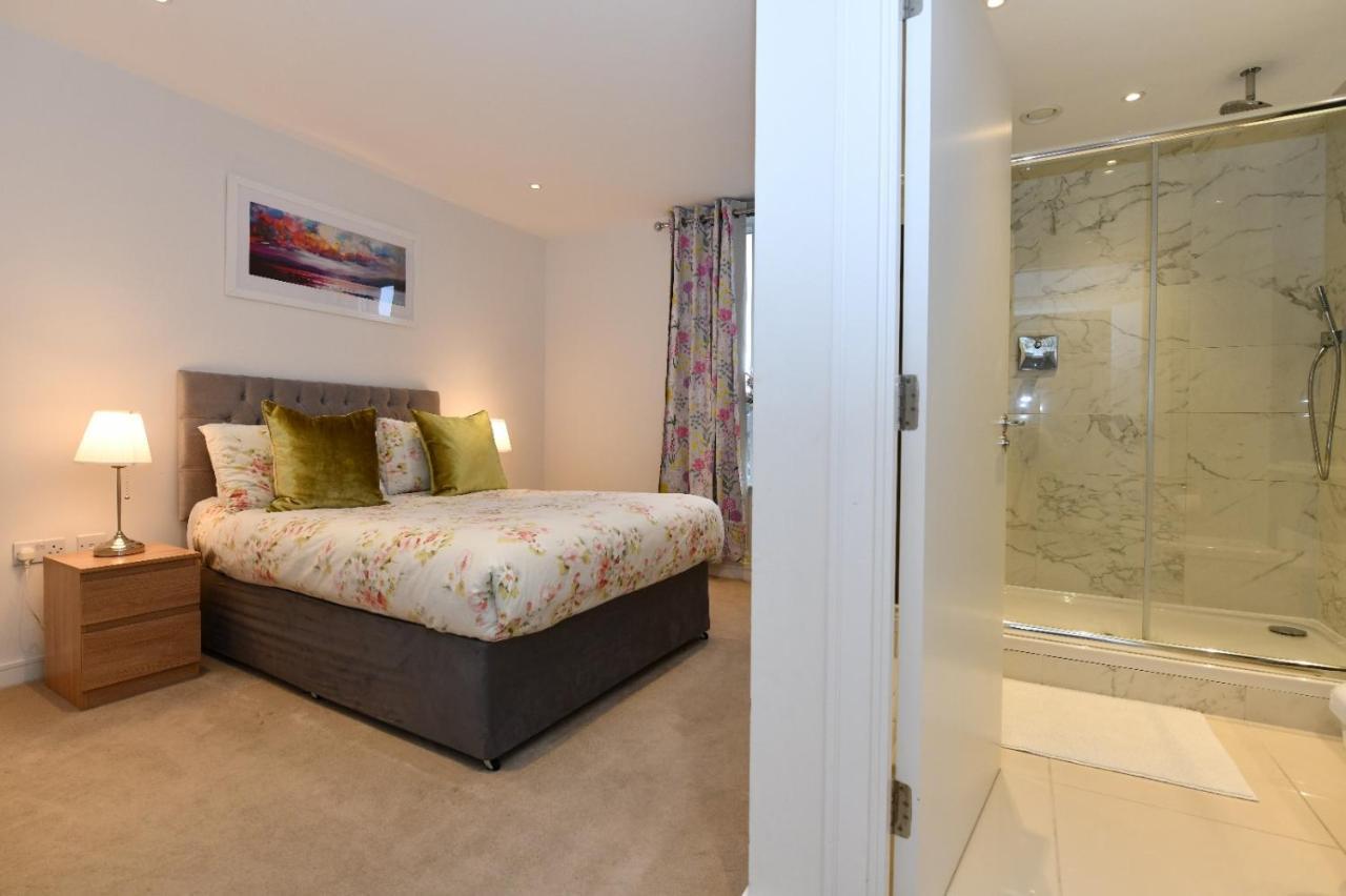 Apartment Kew Bridge