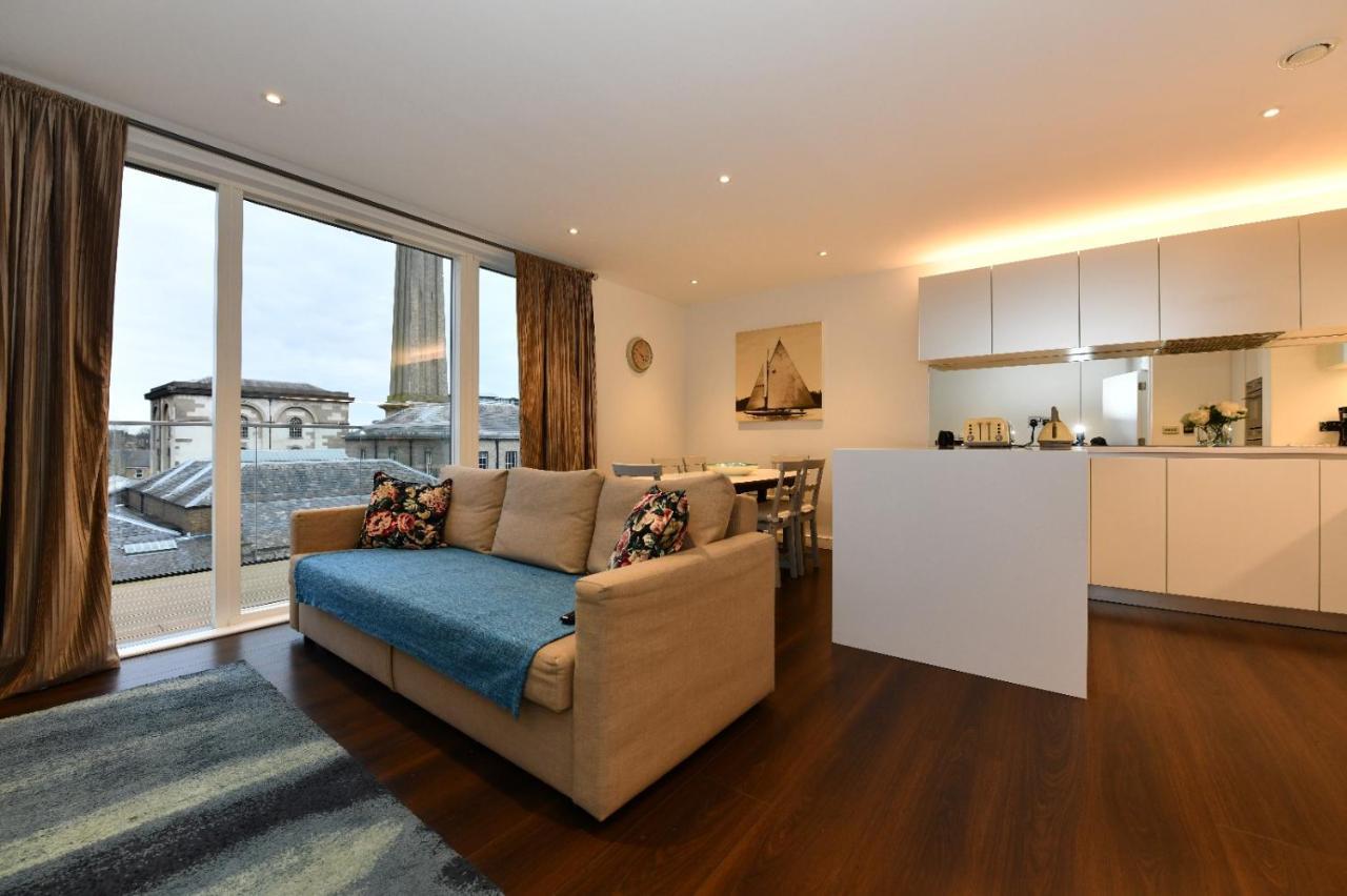 Kew Bridge Apartment London