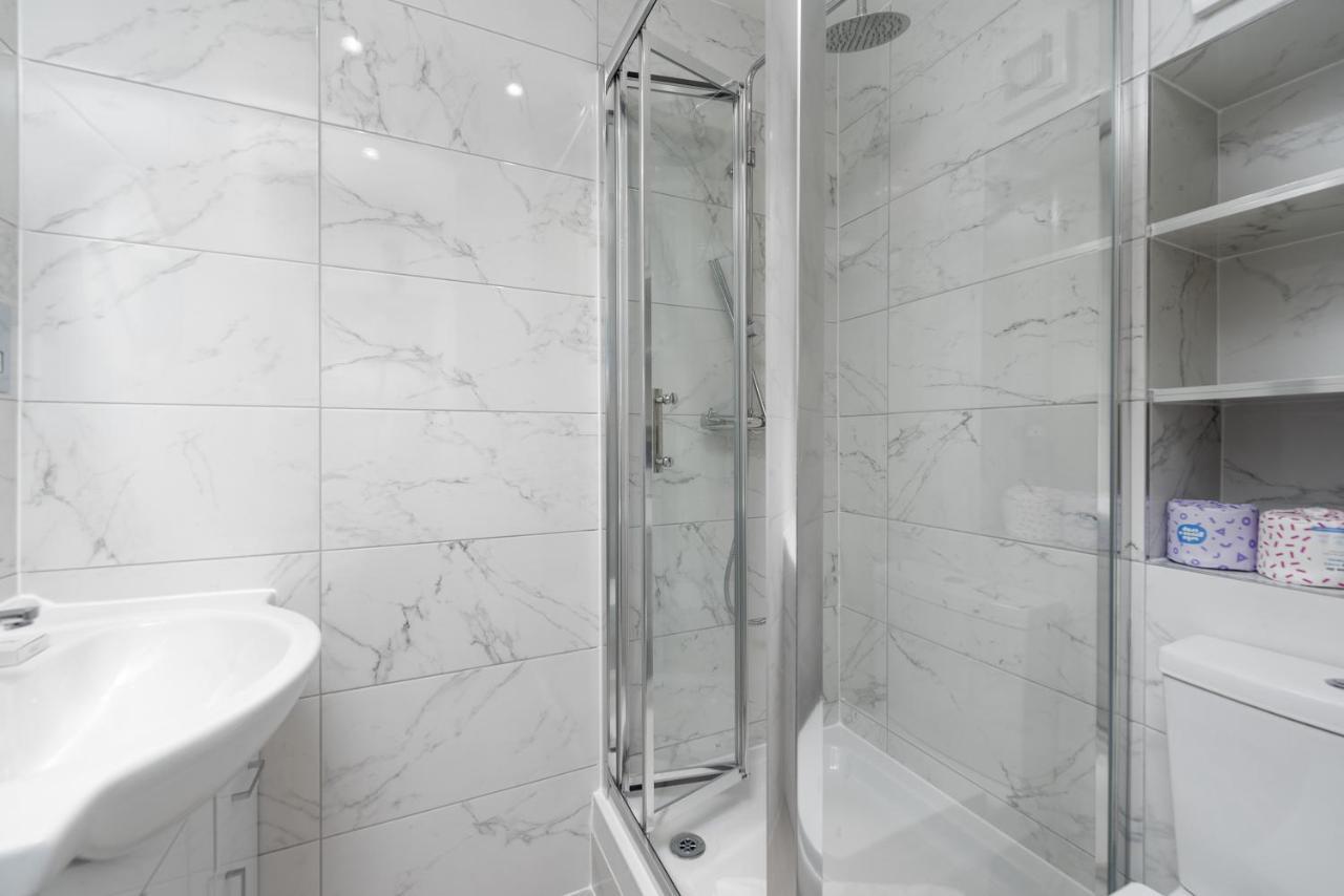 Capital Sloane Street With Balcony Apartment