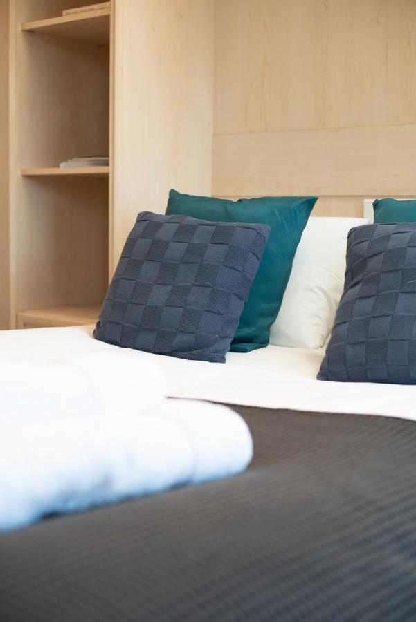 Capital Sloane Street With Balcony Apartment *