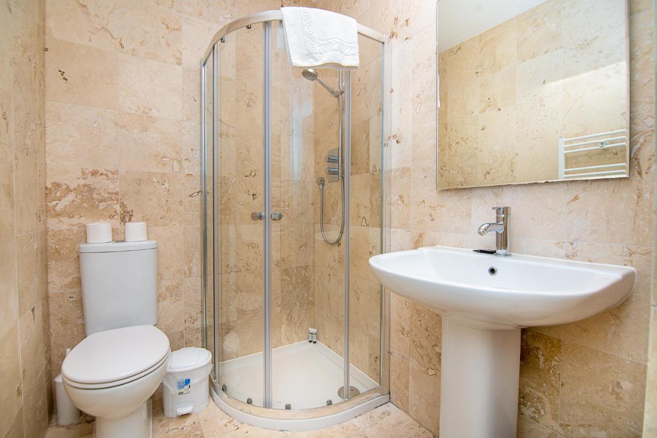 Modern 1 Bed Flat In Holborn, For Up To 2 People - With Free Wifi Leilighet *