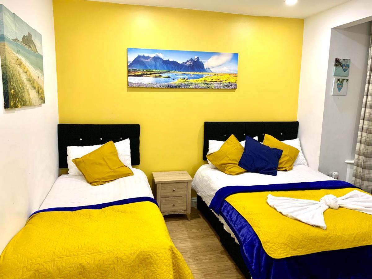 Appartement 4 Bedrooms, 3 Baths, Full Kitchen&lounge, Garden, Free Parking *