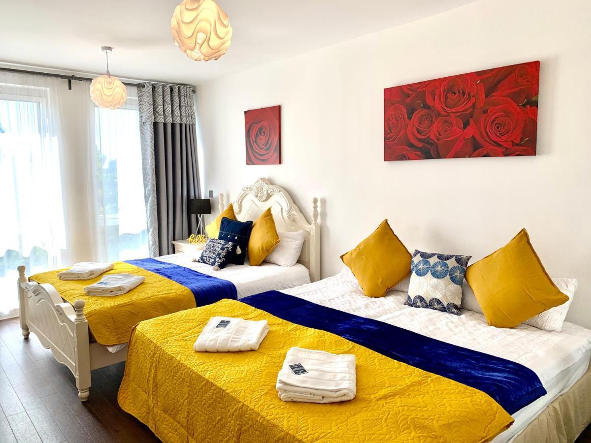 Leilighet 2-bedrooms Apartment, Lounge, Balcony London