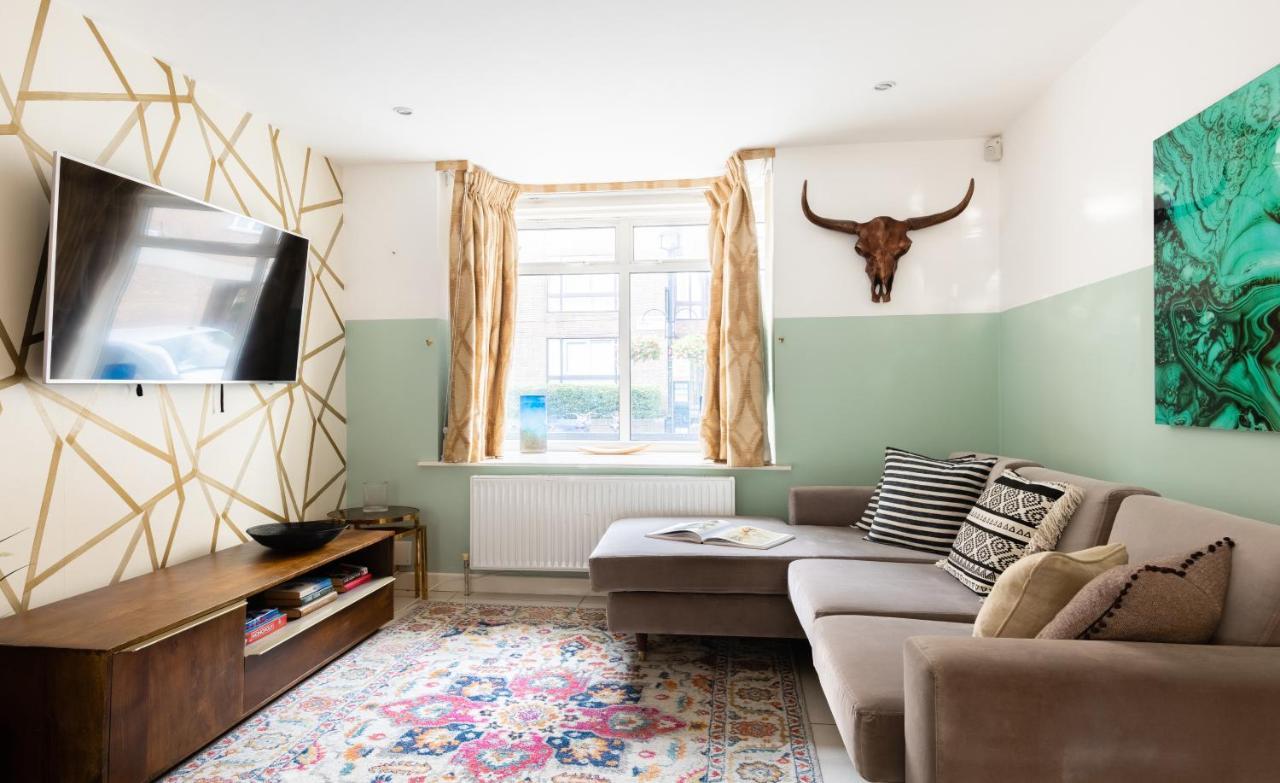 The Southwick Sanctuary - Large 6bdr With Terrace * London