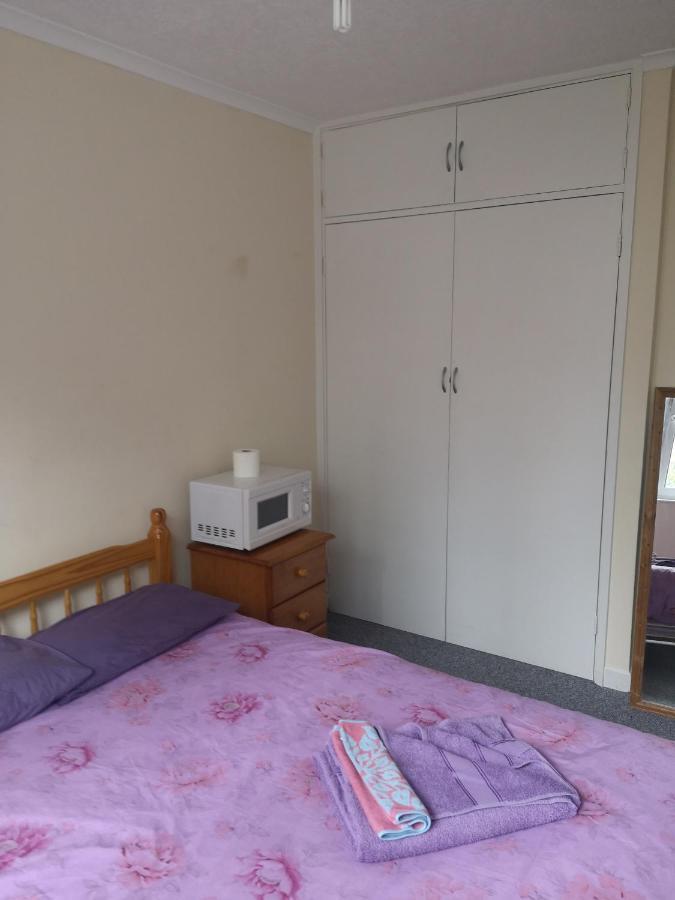 Central Near Eye * London