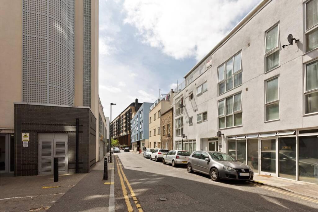 Stunning 1 Bed Canal View - Bethnal Green - Leilighet London