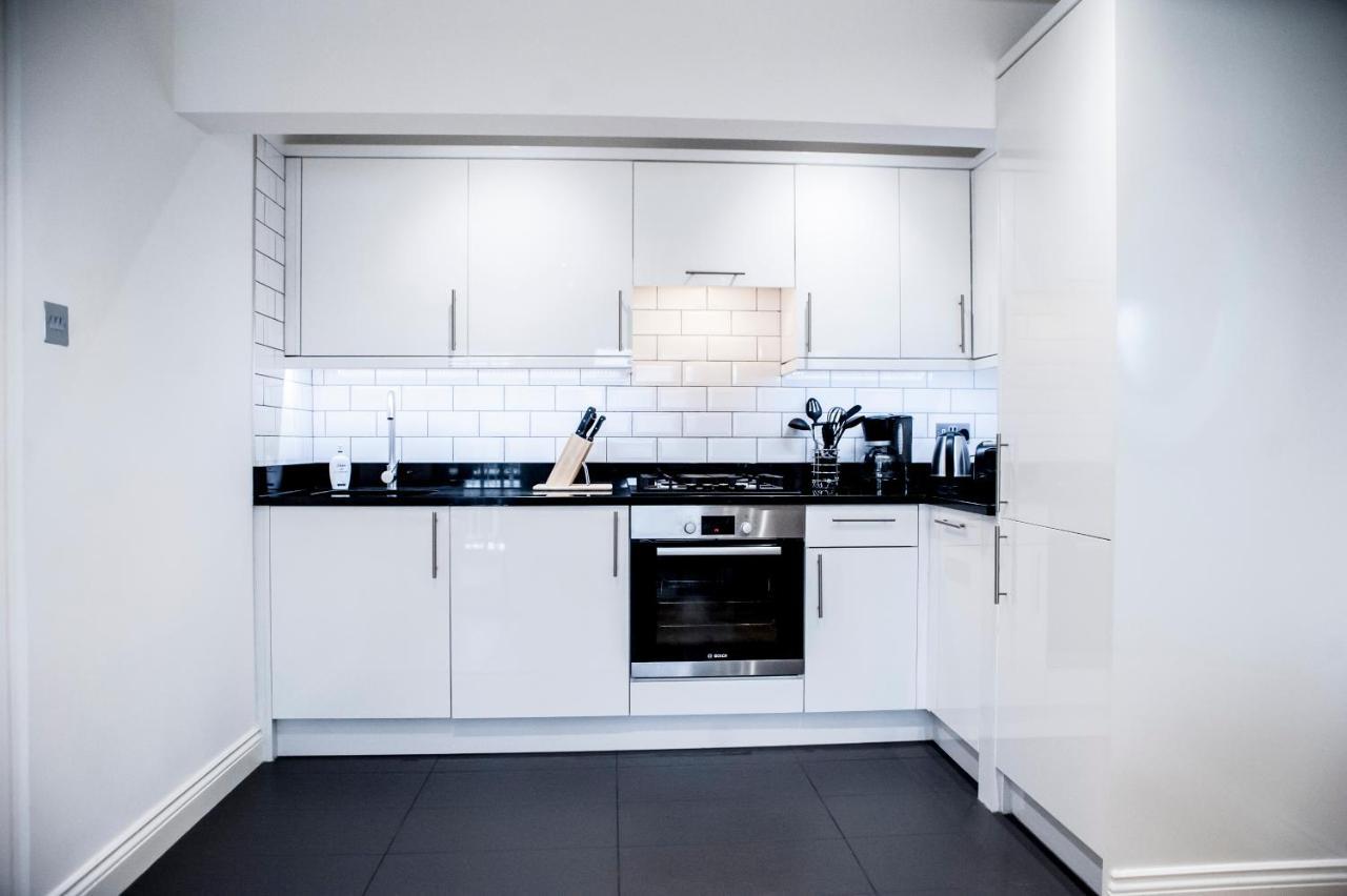 Unique 2bed/2bath - Top Floor - Private Balcony Leilighet