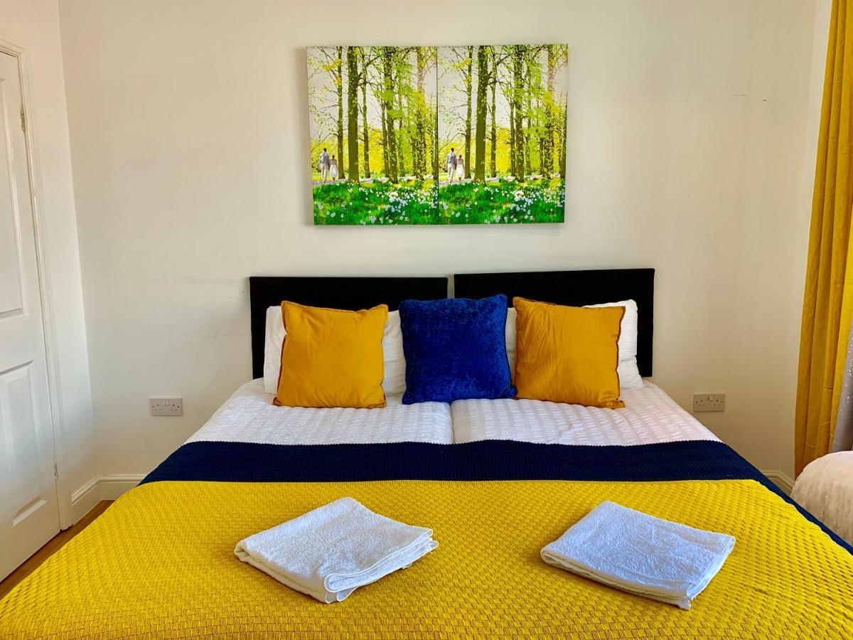 Spacious 2 Bedrooms 2 Baths With Garden And Parking Apartment London