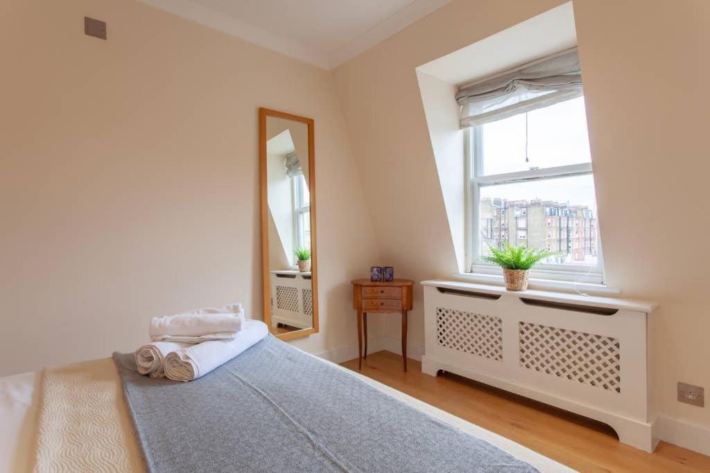 Cg1 - 2 Bedroom Apt, Kensington Garden Square View London