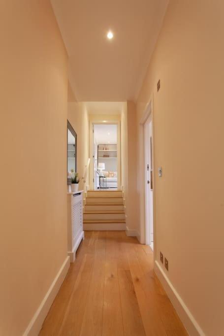 Cg1 - 2 Bedroom Apt, Kensington Garden Square View * London